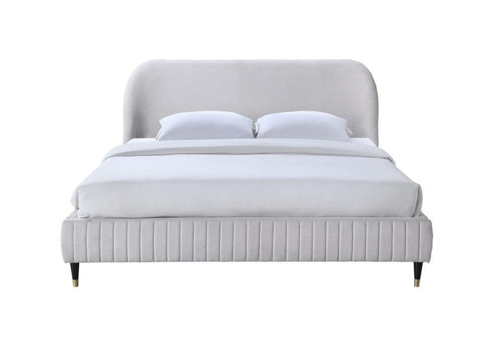 Celine Platform Bedroom Set