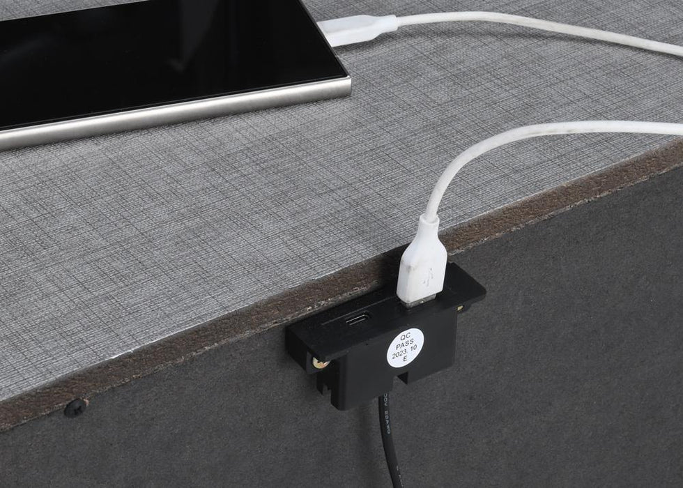 Celine Platform Bedroom Set