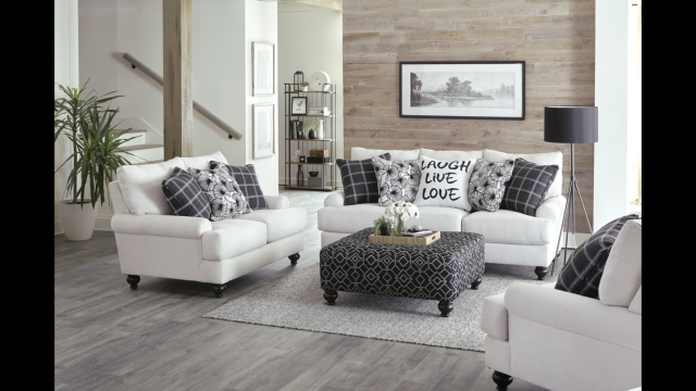 Stationary Sofa & Loveseat 3245