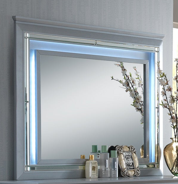 Lillian Dresser Top Mirror In Silver